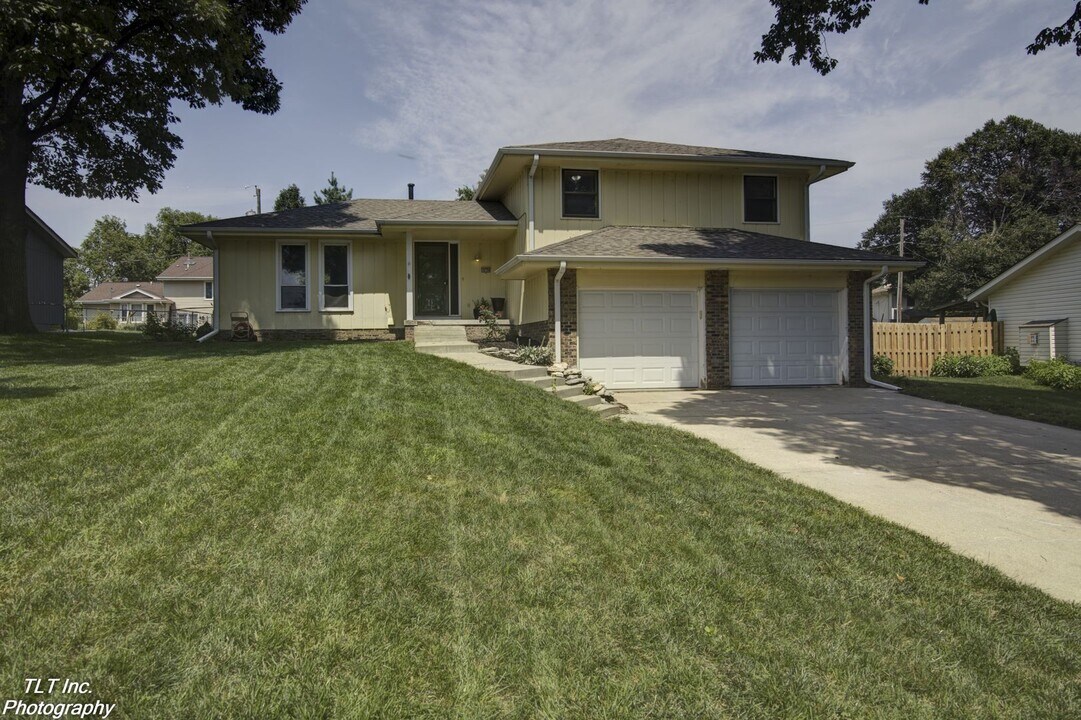 16720 William St in Omaha, NE - Building Photo