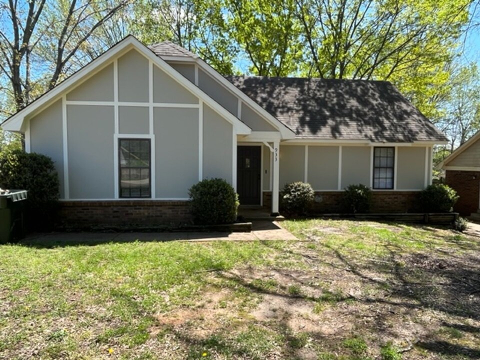 933 Woodburne Pl in Southaven, MS - Building Photo