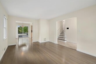 85 Ewart St in Scarsdale, NY - Building Photo - Building Photo