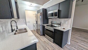 1122 Millview Dr in Arlington, TX - Building Photo