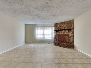 141 West St in Whiteland, IN - Building Photo - Building Photo