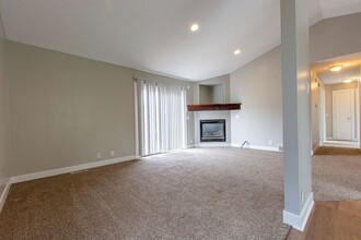 7906 Howell St in Omaha, NE - Building Photo - Building Photo