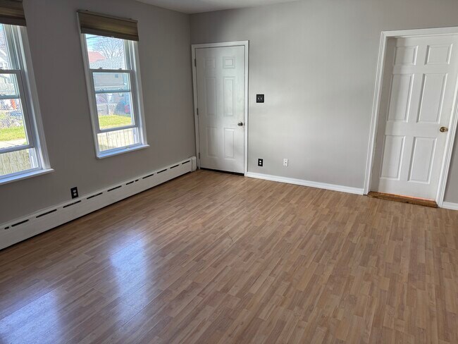 1309 Milwaukee Ave in South Milwaukee, WI - Building Photo - Building Photo