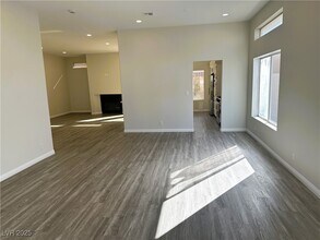 312 Modesto St in Henderson, NV - Building Photo - Building Photo