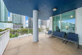 275 NE 18th St in Miami, FL - Foto de edificio - Building Photo