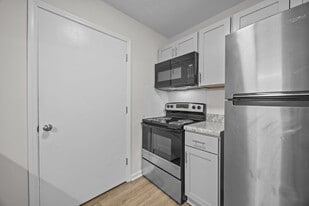 Thirteen08 in Greenville, NC - Building Photo