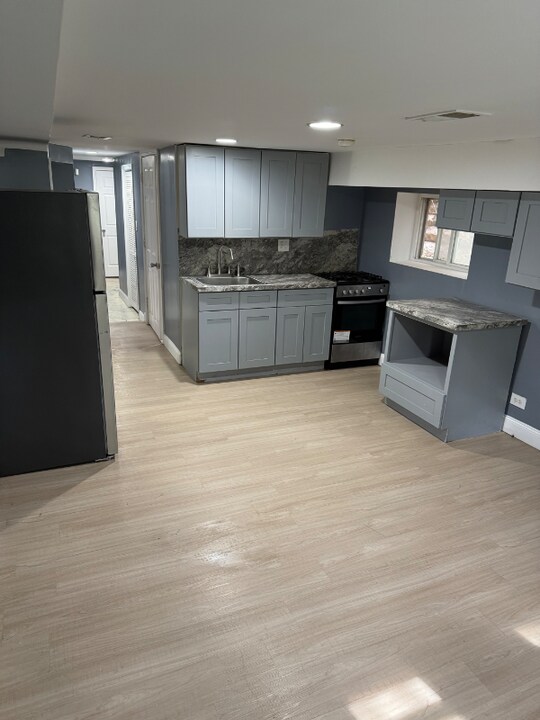 7709 S Eggleston Ave in Chicago, IL - Building Photo