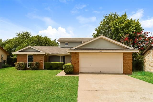 821 Lisa Ln in Cedar Hill, TX - Building Photo