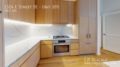 1324 E St SE in Washington, DC - Foto de edificio - Building Photo