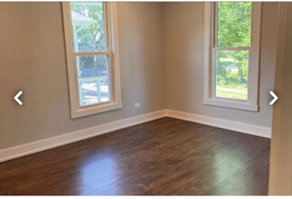 201 S Vine St in Hinsdale, IL - Building Photo - Building Photo