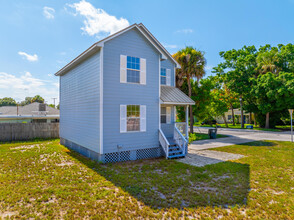 901 Ohio Ave in Fort Pierce, FL - Building Photo - Building Photo