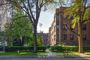 5464 S Cornell Ave in Chicago, IL - Building Photo