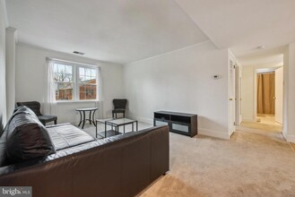 42 Conshohocken State Rd in Bala Cynwyd, PA - Foto de edificio - Building Photo