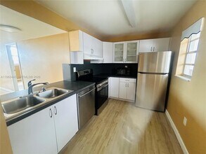 14170 SW 84th St in Miami, FL - Building Photo - Building Photo