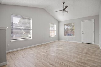 8204 West Gate Blvd in Austin, TX - Building Photo - Building Photo