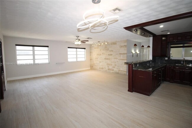 4540 SW 15th St in Miami, FL - Building Photo - Building Photo