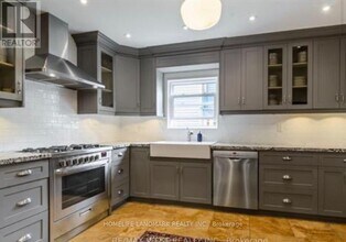 68 Hastings Ave in Toronto, ON - Building Photo - Building Photo