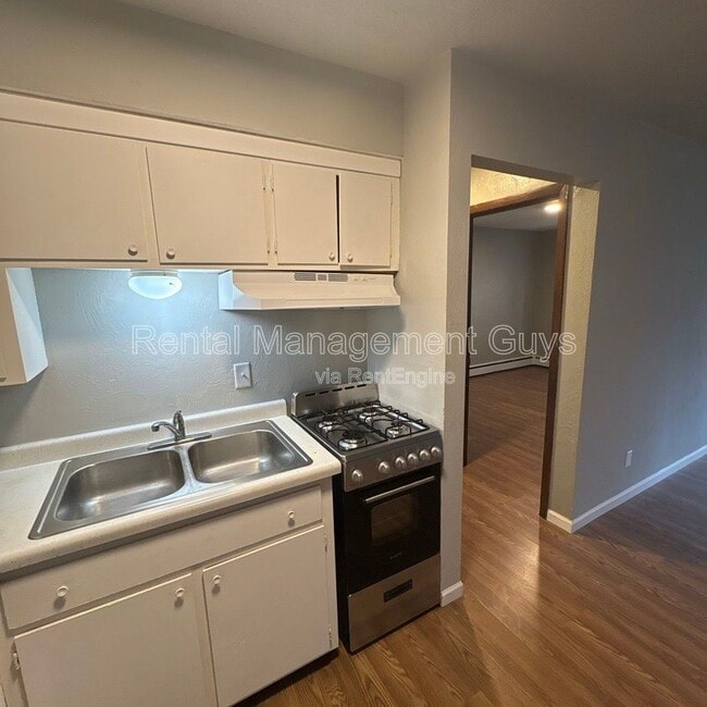 property at 3643 N Penn Ave