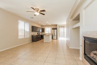 2507 W Old Paint Trail in Phoenix, AZ - Building Photo - Building Photo