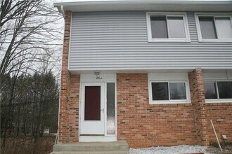 28 Anton Rd in Mansfield, CT - Building Photo - Building Photo