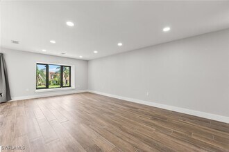 1890 Bald Eagle Dr in Naples, FL - Building Photo - Building Photo