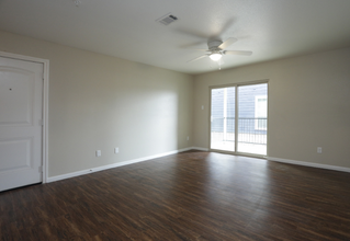 15016 FM 2100-Unit -05 in Crosby, TX - Building Photo - Building Photo