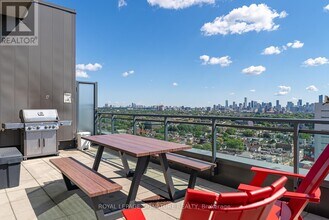 1169 Queen St W in Toronto, ON - Building Photo - Building Photo