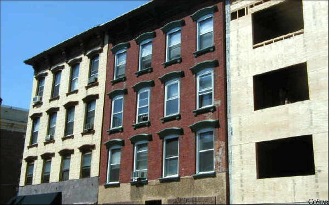 512 1st St in Hoboken, NJ - Building Photo - Building Photo