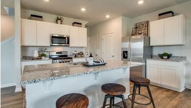 7187 Weatherstone Blvd in Bowling Green, KY - Building Photo - Building Photo