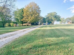 3056 Joe Dowlen Rd in Pleasant View, TN - Building Photo - Building Photo