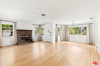 5131 Don Pio Dr in Los Angeles, CA - Building Photo - Building Photo