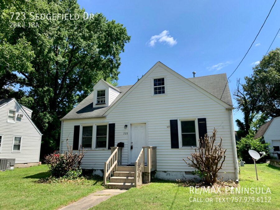 723 Sedgefield Dr in Newport News, VA - Building Photo
