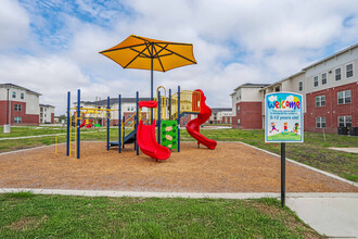 MARKET PLACE AT LIBERTY CROSSING in Wilmer, TX - Building Photo - Building Photo