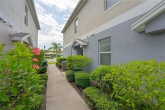 6524 S Goldenrod Rd in Orlando, FL - Foto de edificio - Building Photo
