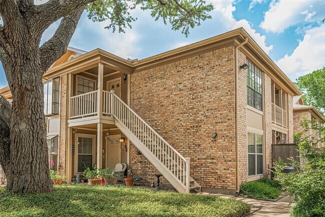 1311 Antoine Dr in Houston, TX - Building Photo - Building Photo