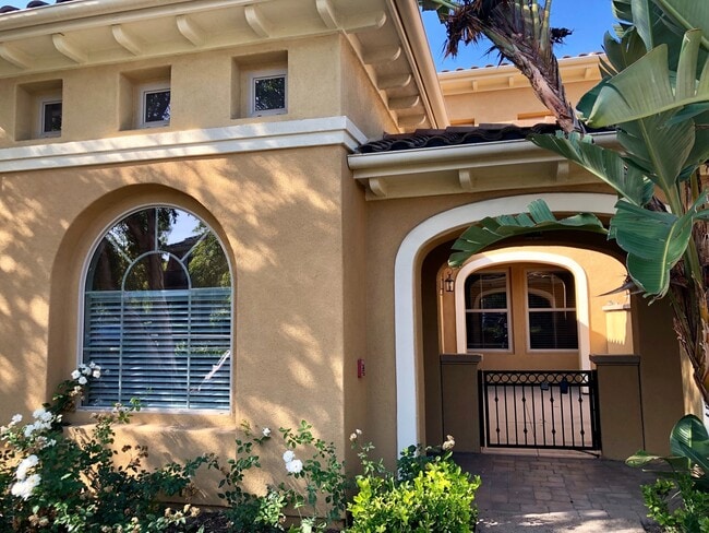 122 Chantilly in Irvine, CA - Building Photo - Building Photo