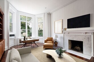 179 E 64th St in New York, NY - Building Photo - Building Photo