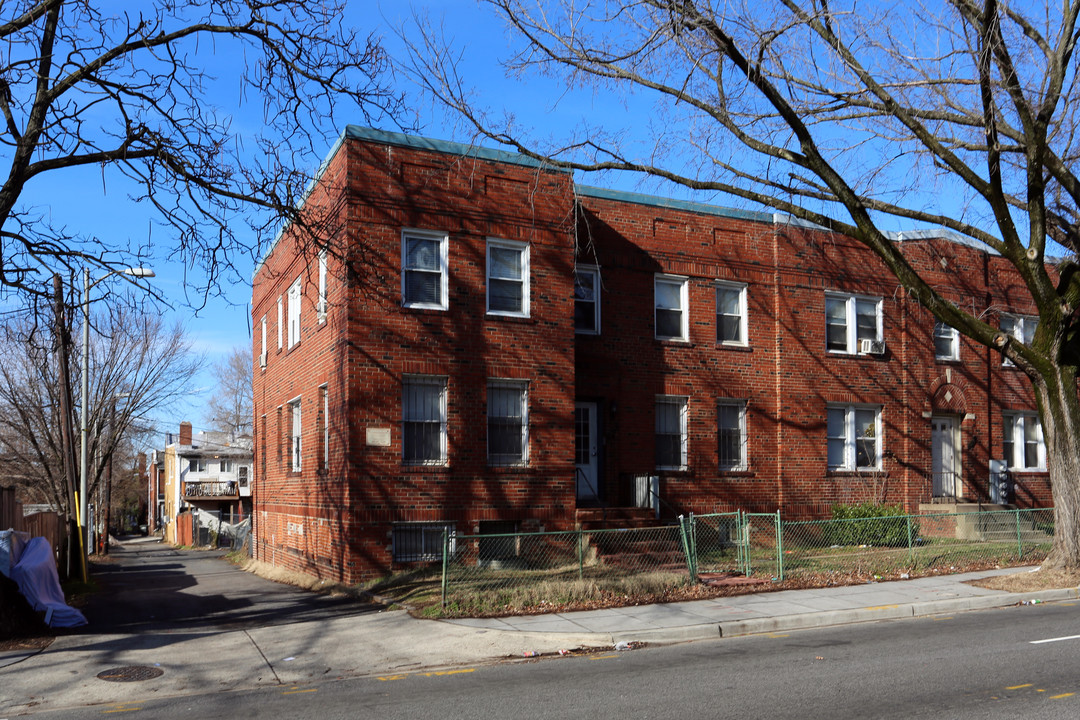 1010 17th St NE in Washington, DC - Building Photo