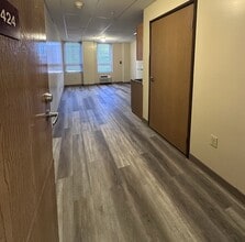 Madison Street Apartments in Topeka, KS - Foto de edificio - Building Photo