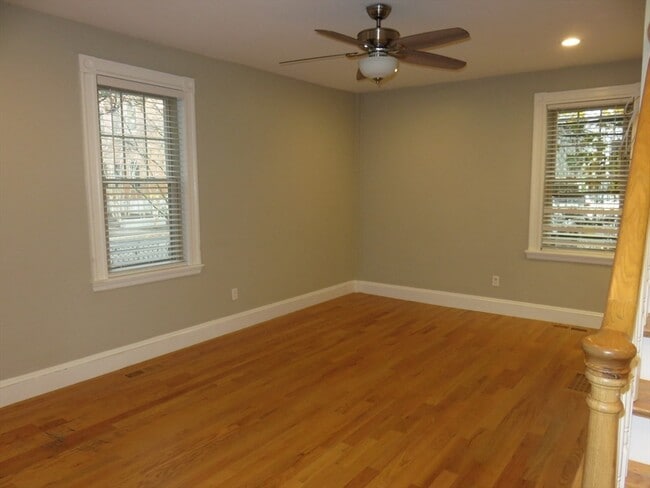 192 Willow St in Waltham, MA - Building Photo - Building Photo