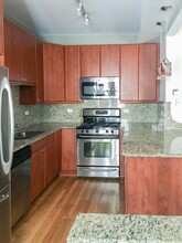 622 W Roscoe St, Unit 2C in Chicago, IL - Foto de edificio - Building Photo