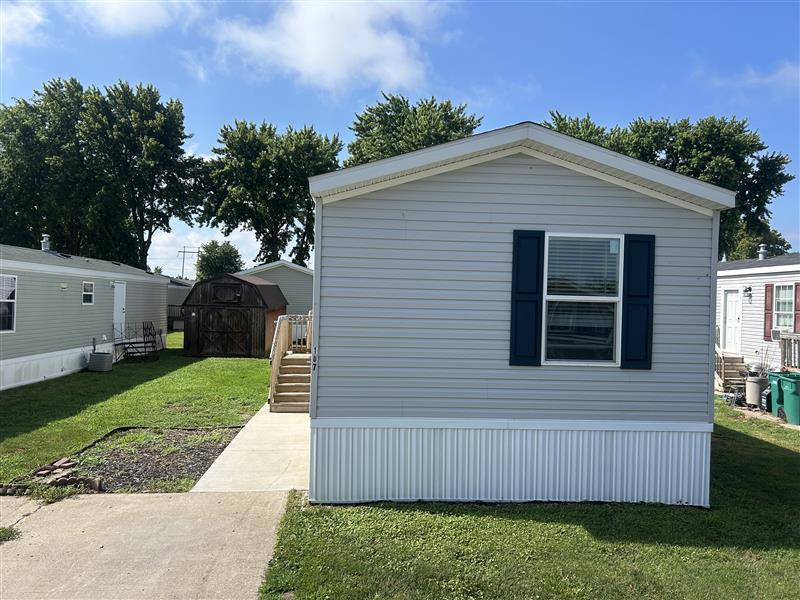 107 Delta Dawn Dr in Springfield, IL - Building Photo