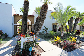 Casa De Sol in Orange, CA - Building Photo - Building Photo