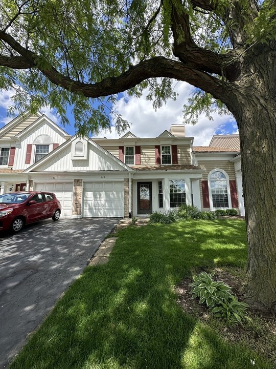 122 W 67th St in Westmont, IL - Foto de edificio