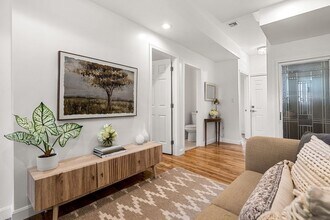 29 Clarence St, Unit 1 in Boston, MA - Building Photo - Building Photo