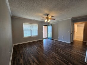 385 Wildwood Ave in Sumter, SC - Building Photo - Building Photo
