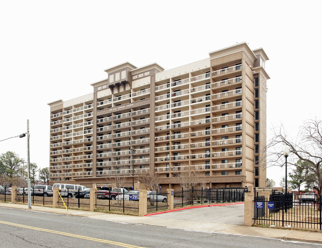 Dr. R. Q Venson Center in Memphis, TN - Building Photo - Building Photo