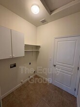 1619 E Parkview Ave in Visalia, CA - Building Photo - Building Photo