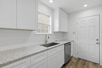 6011 Bankside Dr in Houston, TX - Building Photo - Building Photo