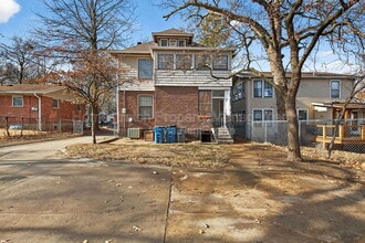 2424 Oakland Ave in St. Louis, MO - Building Photo - Building Photo